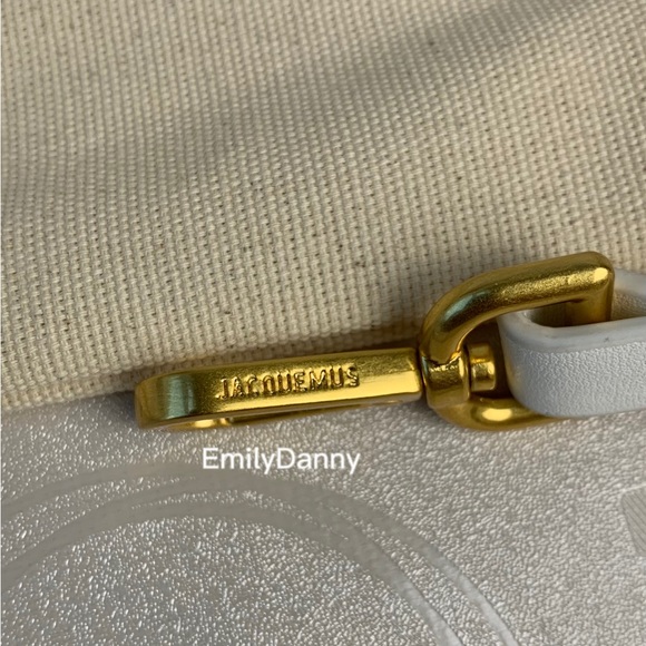 JACQUEMUS Le Chiquito moyen leather handbag - Picture 12 of 14